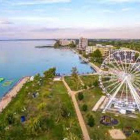 Апартаменты Lido Di Siofok - Aranypart - Minden 1 Percre! Экстерьер фото