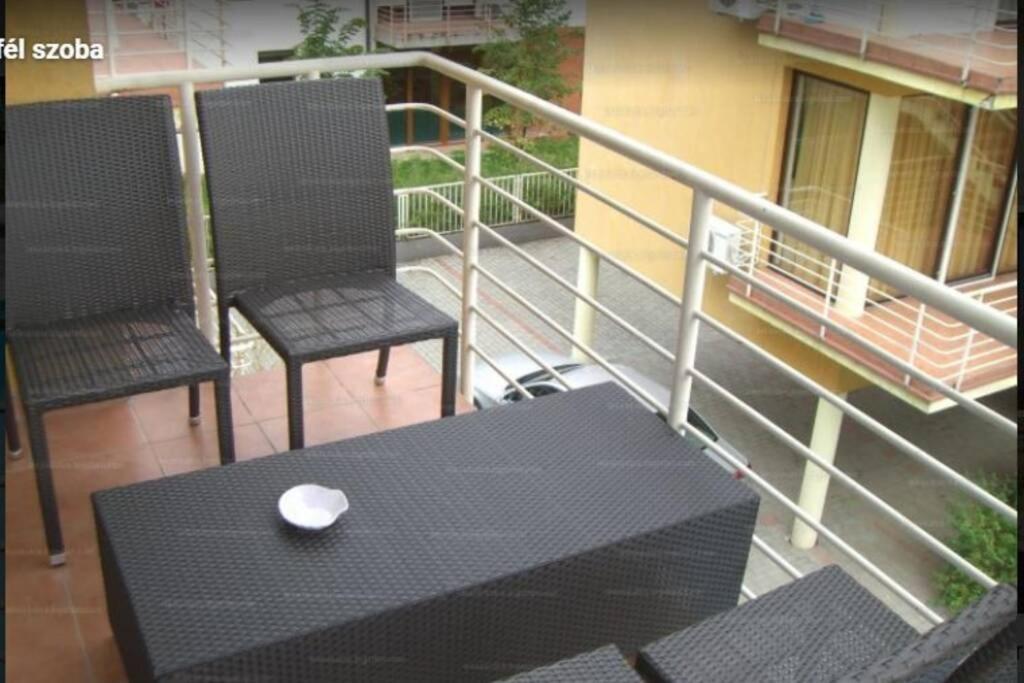 Апартаменты Lido Di Siofok - Aranypart - Minden 1 Percre! Экстерьер фото
