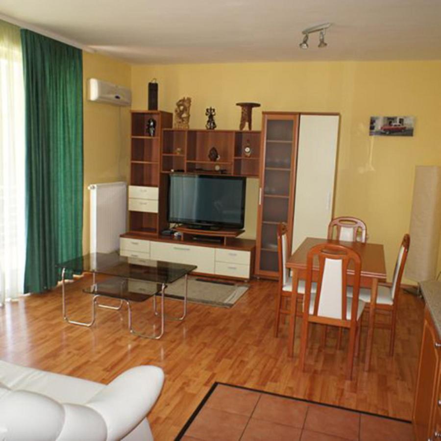 Апартаменты Lido Di Siofok - Aranypart - Minden 1 Percre! Экстерьер фото